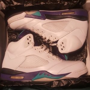 Retro 5 Grapes